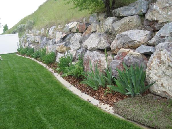 large-rock-retaining-wall
