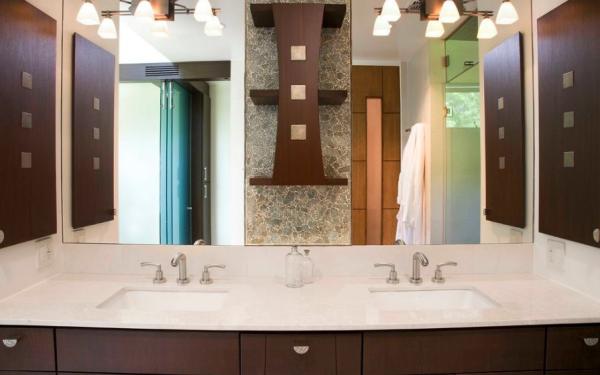 lights-placed-over-mirror