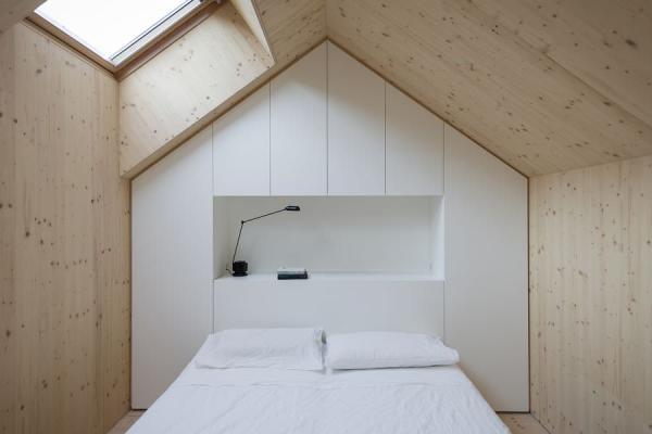 minimalist-bedroom-compact-karst-house-dekleva-gregori-arhitekti