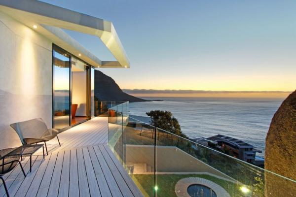 open-deck-glass-enclosure-oceanfront