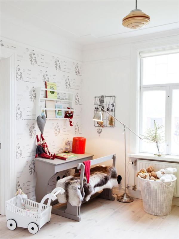 small-desk-for-children-with-bench