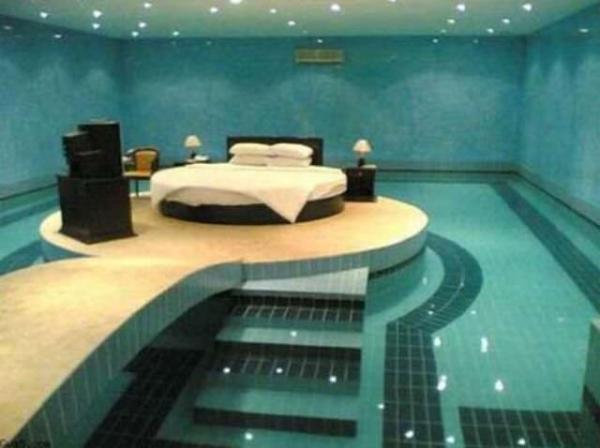 swimming-pool-around-bed