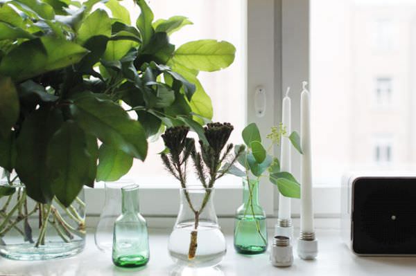 table-candle-holders