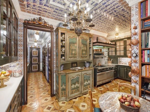 the-eat-in-chefs-kitchen-may-be-a-little-different-from-its-versailles-inspiration-since-you-may-be-cooking-yourself-much-of-time