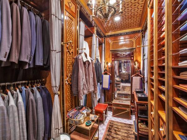 the-walk-in-closet-will-produce-some-serious-closet-envy