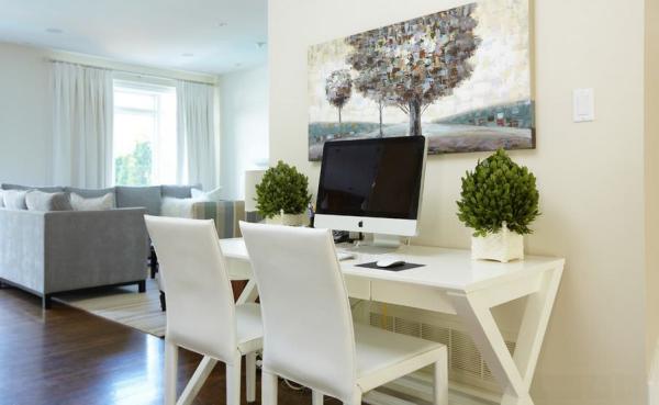 white-home-workstation